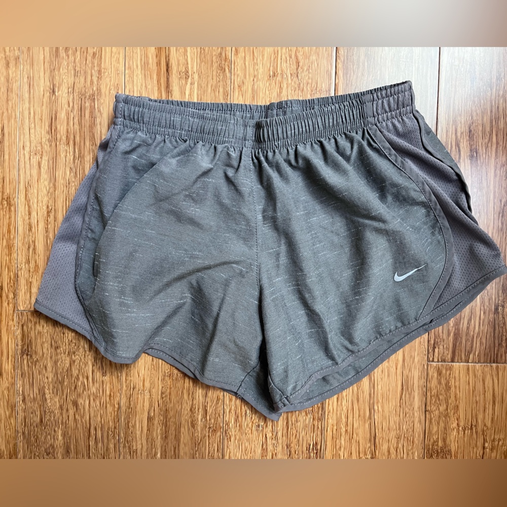 Nike Tempo Running Shorts girls youth medium gray